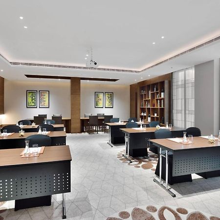 Courtyard By Marriott Raipur Hotel Buitenkant foto