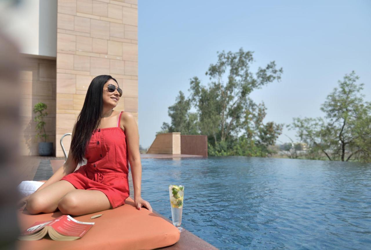 Courtyard By Marriott Raipur Hotel Buitenkant foto