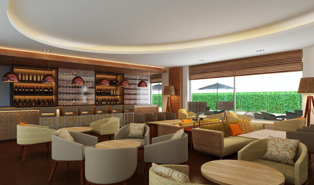 Courtyard By Marriott Raipur Hotel Buitenkant foto