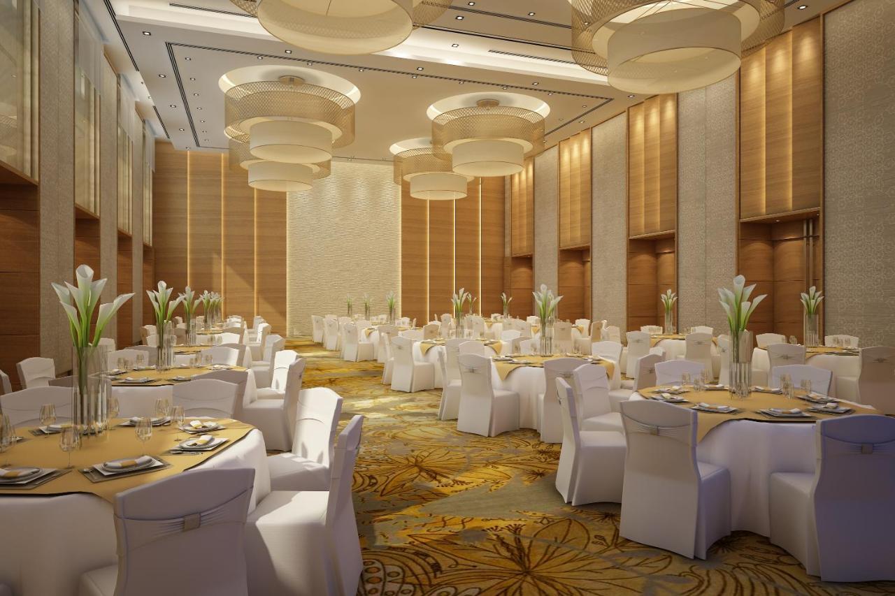 Courtyard By Marriott Raipur Hotel Buitenkant foto