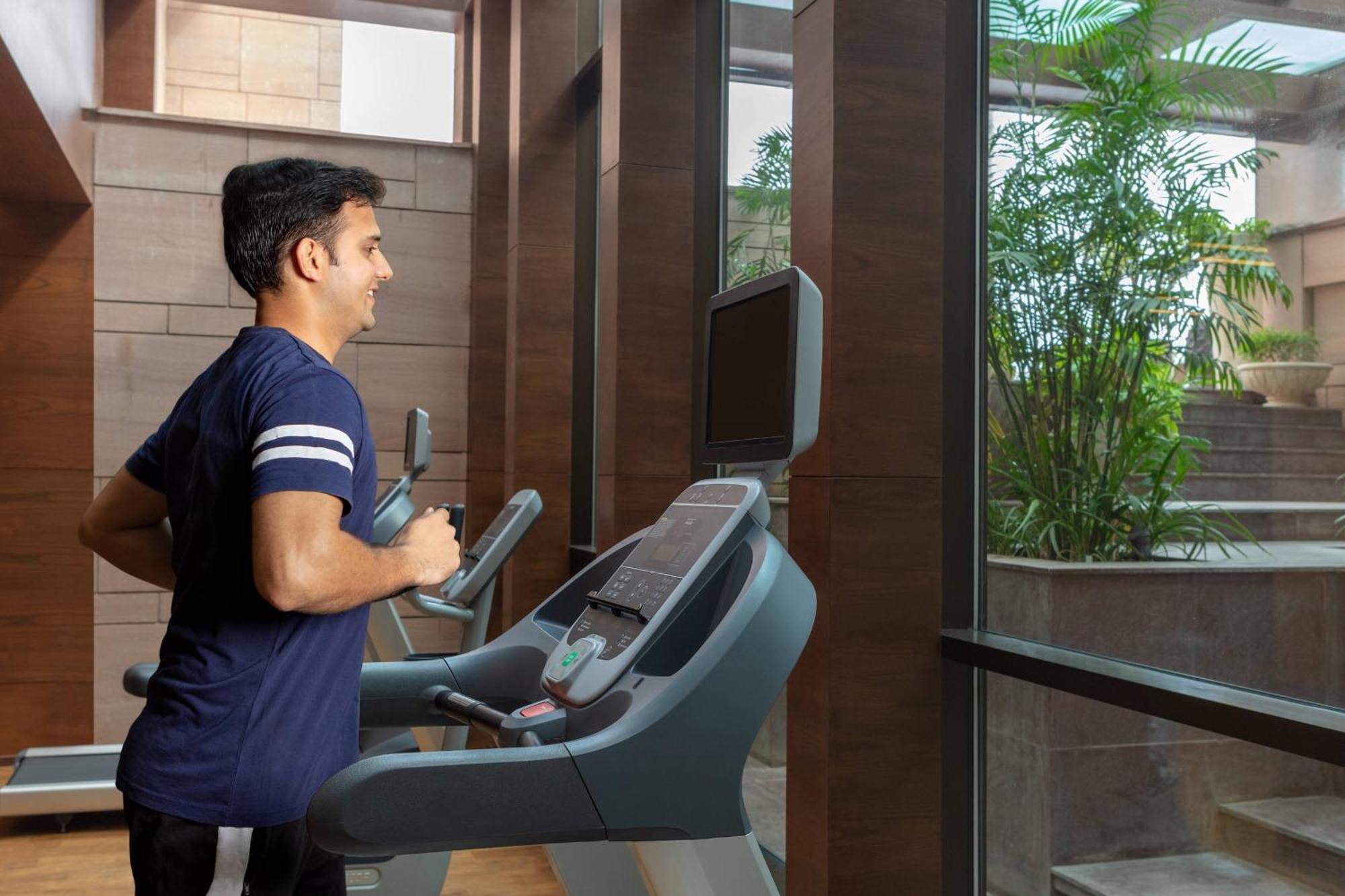 Courtyard By Marriott Raipur Hotel Buitenkant foto