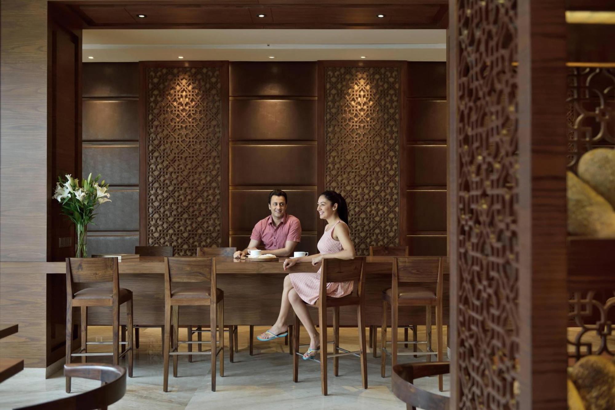 Courtyard By Marriott Raipur Hotel Buitenkant foto