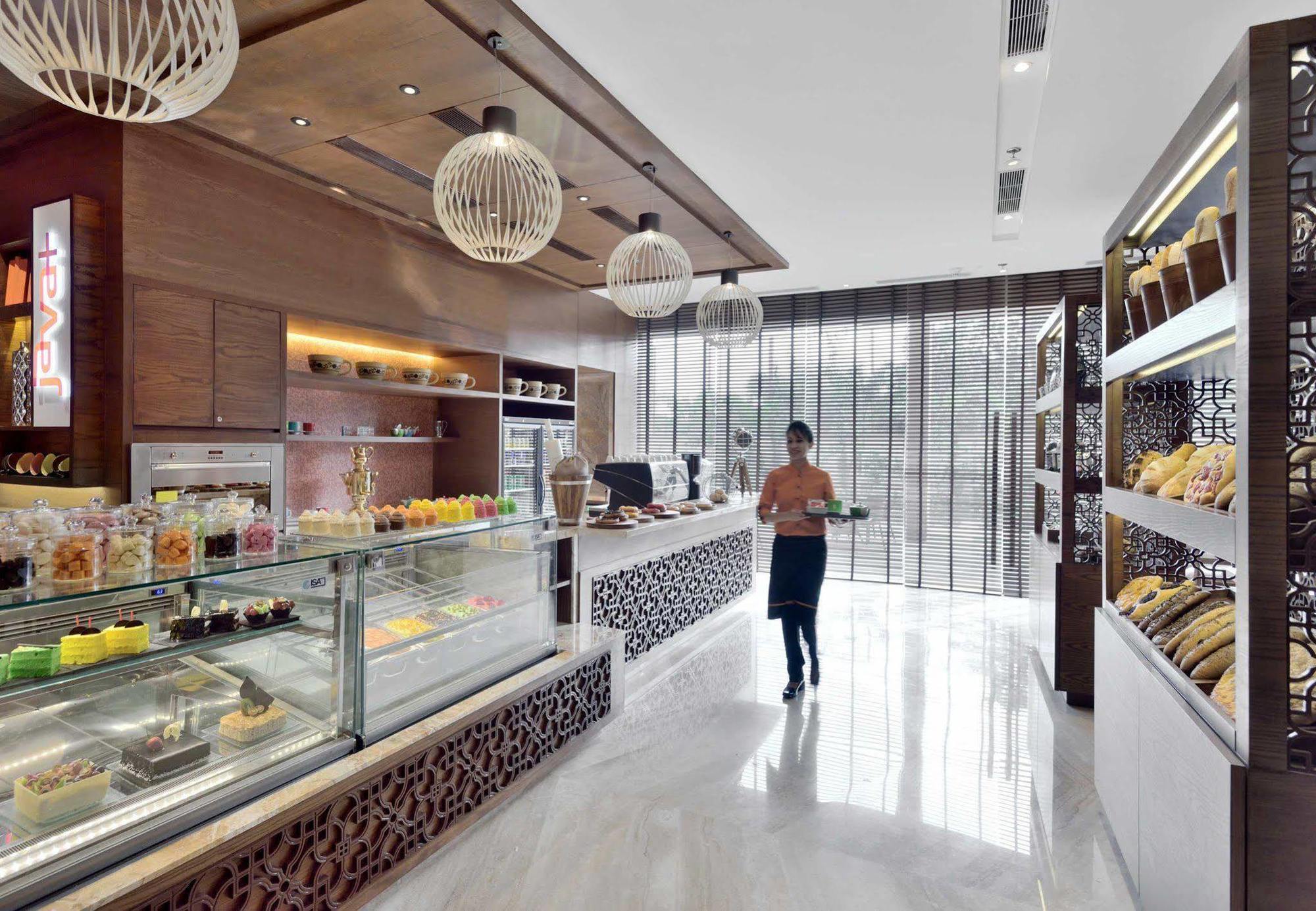 Courtyard By Marriott Raipur Hotel Buitenkant foto