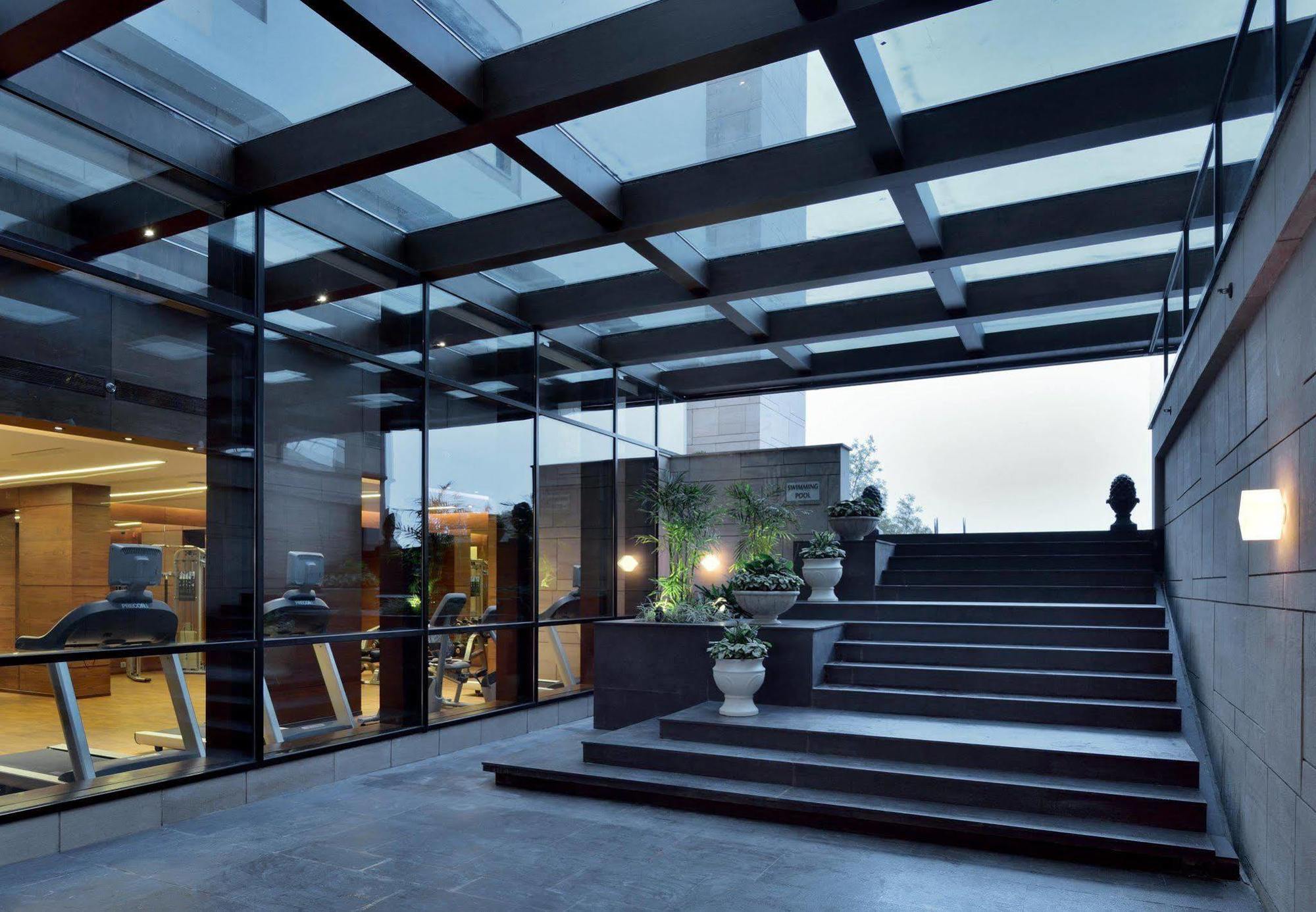 Courtyard By Marriott Raipur Hotel Buitenkant foto